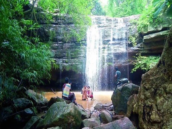 Telangana Waterfalls:ప్రకృతి కాంతకు ఎన్నెన్ని హొయలో....