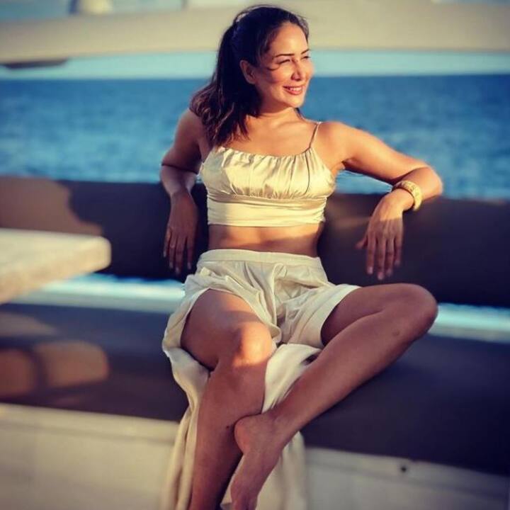 वैसे आपको बता दें कि किम को बीच वेकेशन बहुत पसंद है और वह अक्सर सोशल मीडिया पर बीच हॉलिडे मनाते हुए तस्वीरें शेयर करती रहती हैं. इन तस्वीरों में किम की बिंदास लाइफ की झलक बखूबी देखने को मिलती है.