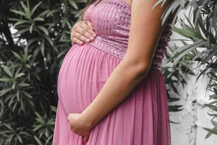 Tamil Nadu Health Dept Data Reveals Pregnant Women Hesitant To Get Vaccinated Hesitancy Among Pregnant Women To Get Vaccines Still Prevalent in Tamil Nadu: Data