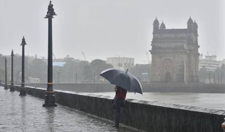 mumbai heavy rain in many parts of the city see the view of eastern express highway માયાનગરી મુંબઈમાં ધોધમાર વરસાદ, અંધેરી સબ વેમાં ત્રણ ફુટ સુધી પાણી ભરાયા