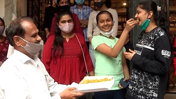 SSC Result : यंदा दहावीचा निकाल 99.95 टक्के, मुलींचीच बाजी, 957 विद्यार्थ्यांना 100 टक्के गुण