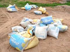 பைக்கா... இல்ல டாரஸ் லாரியா...? யூனிட் யூனிட்டாக ஆற்று மணலை பைக்கில் கடத்திய கும்பல் கைது!