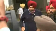 Sidhu leaves for Delhi to meet Sonia Gandhi; Will conflict end?