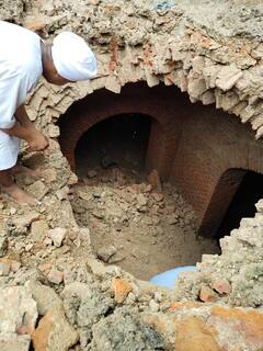 ਸ਼੍ਰੀ ਅਕਾਲ ਤਖਤ ਨੇੜੇ ਖੁਦਾਈ ਵੇਲੇ ਮਿਲੀ ਪੁਰਾਤਣ ਇਮਾਰਤ, ਸ਼੍ਰੋਮਣੀ ਕਮੇਟੀ ਢਹਿ-ਢੇਰੀ ਕਰਨ ਲਈ ਕਾਹਲੀ