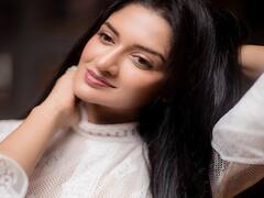 Actress Vimala Raman pics : கரு கரு விழிகளால் ஒரு கண் மை என்னை கடத்துதே - விமலா ராமன் போட்டோஷூட்