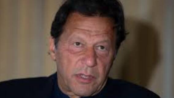 'आतंकवाद के साथ बातचीत' पर भारतीय पत्रकार का सवाल सुन भागे Imran Khan