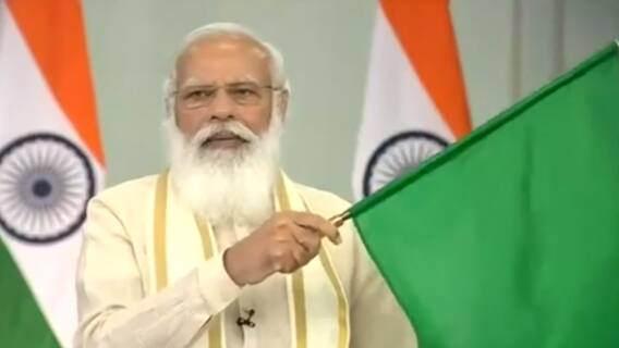 PM Modi ने किया Gandhinagar के नए स्टेशन का उद्घाटन, Vadnagar स्टेशन को दी ये सौगात | Full Speech