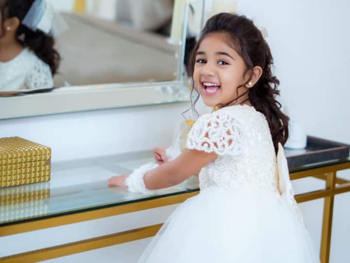 பீரியட் படத்தை ருத்ரமாதேவி புகழ் குணசேகர் இயக்குகிறார்.