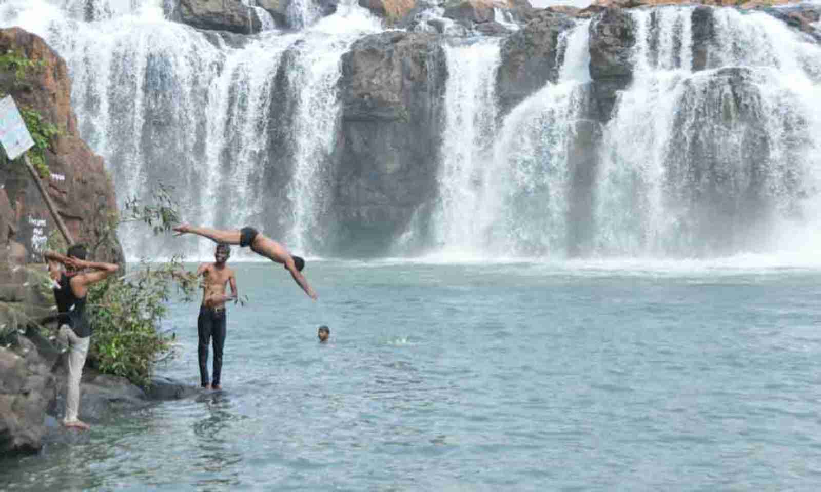 Telangana Waterfalls:ప్రకృతి కాంతకు ఎన్నెన్ని హొయలో....