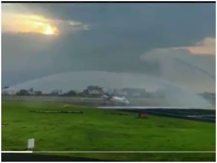 राजकोट से पहली बार गोवा के लिए सीधी फ्लाइट की शुरुआत, एयरपोर्ट अथॉरिटी ने वाटर कैनन से दी सलामी