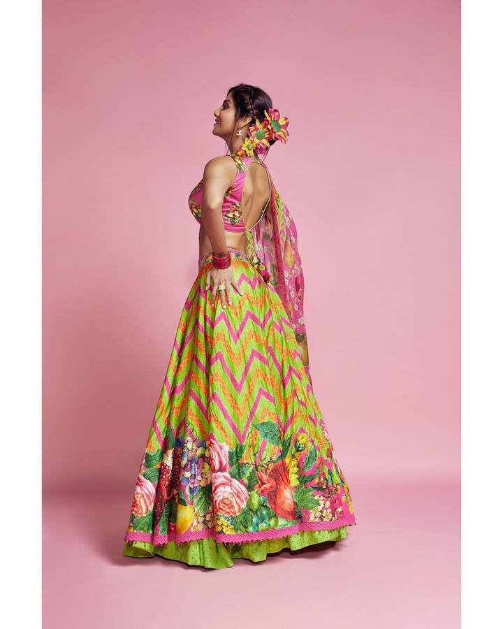 Shilpa Shetty Kundra recently set the internet on fire after the recreated version of her song ‘Churake Dil Mera’ was released a few days back. Shilpa received lots of appreciation and praises for her amazing dance moves in the song. (Image courtesy - @theshilpashetty/Instagram)