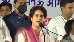 Lucknow में कार्यकर्ताओं को संबोधित कर रहीं Priyanka Gandhi, जानिए क्या कुछ कहा