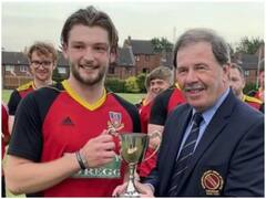 Video: अंतिम ओवर में जीत के लिए चाहिए थे 35 रन, इस बल्लेबाज़ ने 6 छक्के लगाकर टीम को दिलाई जीत