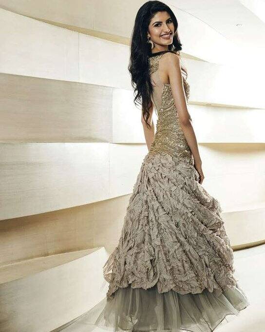 UPSC పరీక్షల కోసం తన మోడలింగ్ కెరీర్‌నే వదులుకుంది ఐశ్వర్య షియోరన్. ఎలాంటి కోచింగ్ లేకుండా 10 నెలలు ఇంట్లోనే ఉండి UPSC పరీక్షలు రాసింది.