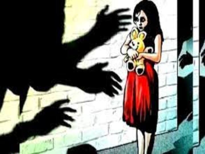 Cuddalore: A father and daughter who sexually abused their adopted daughter have been arrested in POCSO பெற்ற மகளையே பாலியல் வன்கொடுமை செய்த தந்தை- மகள் அளித்த புகாரின் பேரில் போக்சோவில் கைது