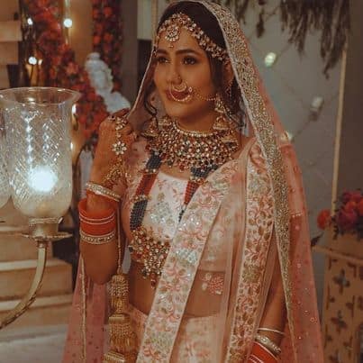 शो में भले ही कृतिका तीसरी बार दुल्हन के रूप में नजर आएंगी, लेकिन उनकी ये शादी भी अधूरी रहने वाली है. बता दें कि शादी के मंडप में ही माहिरा, पृथ्वी का सच पूरे परिवार को बताने वाली हैं.