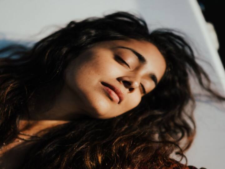 மெலிதாய் மெலிதாய் நான் இருந்தேன் மிக எளிதாய் எங்கும் நடந்தேன்