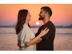 Couple goals Virat Anushka | உன் தோளில் சாயும்போது உற்சாகம் கொள்ளும் கண்கள் - அனுஷ்கா, விராட் க்ளிக்ஸ்