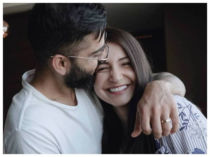 Virat Kohli and actress Anushka Sharma fans spot their daughter Vamika in this photo फैन ने सोशल मीडिया पर ढूंढ डाली Virat Kohli और Anushka Sharma की बेटी Vamika की तस्वीर