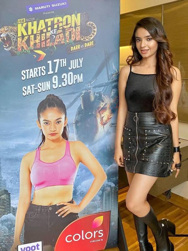 एक्ट्रेस अनुष्का सेन 'खतरों के खिलाड़ी 11' प्रति एपिसोड 5 लाख रुपए ले रही हैं. वह इस स्टंट बेस्ड रियलिटी शो की सबसे छोटी कंटेस्टेंट हैं.