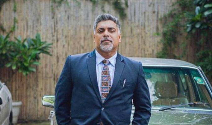 Ram Kapoor- राम कपूर ने हाल ही में अपने लिए एक चमकदार नीली Porsche कार खरीदी है. पोर्शे ने अपने इंस्टाग्राम अकाउंट पर राम की एक तस्वीर शेयर कर बताया कि एक्टर ने 911 कैरेरा एस खरीदी है. मीडिया रिपोर्ट्स के मुताबिक, इस कार की कीमत 1.82 करोड़ (एक्स-शोरूम) है. यह ऑटोमैटिक ट्रांसमिशन के साथ फोर-सीटर पेट्रोल कार है.