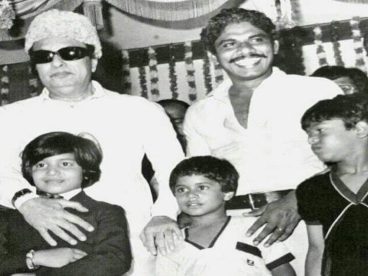 மறைந்த முதல்வர் எம்.ஜி.ஆருடன் பாரதிராஜா