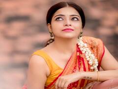 Beautiful Actress Janani: முட்டக்கண்ணு முழி அழகில் குத்தி குத்தி கொன்னவளே - ஜனனி போட்டோஷூட்