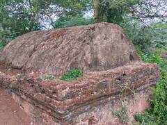 சிவகங்கை : ஆயுதக்கிடங்கு, வாமனக் கல்வெட்டு...  கீழடியைப்போல் ஒரு ஆச்சரியம் !