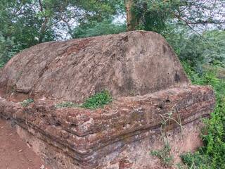 சிவகங்கை : ஆயுதக்கிடங்கு, வாமனக் கல்வெட்டு...  கீழடியைப்போல் ஒரு ஆச்சரியம் !