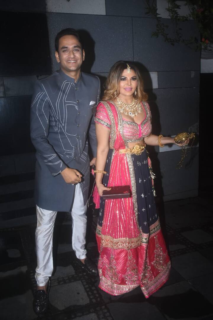 Rakhi Sawant and Vikas Gupta, who were part of 'Bigg Boss 14', also attended the star-studded bash held on Saturday night. The two celebs were seen dressed in ethnic outfits. (PIC Credit: Manav Manglani)