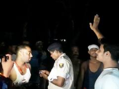 कटिहारः फायरिंग की सूचना पर पहुंची पुलिस तो भीड़ ने किया जानलेवा हमला, वाहन को किया क्षतिग्रस्त