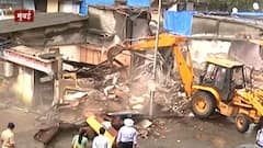 Mumbai : कुरार गाव मेट्रो स्थानकासाठी घरांवर बुलडोझर; भाजप आमदार अतुल भातखळकर पोलिसांच्या ताब्यात
