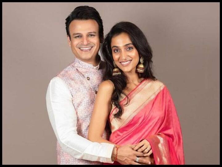 Priyanka and Vivek Oberoi- प्रियंका और विवेक ओबेरॉय ने साल 2010 में अरेंज मैरिज की थी. विवेक ने कई बार अपने इंटरव्यू में अपनी पत्नी प्रियंका की तारीफ में कहा है कि वो अपनी जिंदगी में प्रियंका के आने के बाद खुद को पूरा महसूस करते हैं.