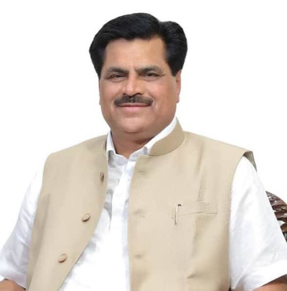 ਅਕਾਲੀ ਦਲ ਦੇ ਸੀਨੀਅਰ ਆਗੂ ਨੇ ਦਿੱਤਾ ਅਸਤੀਫਾ, ਫੜ੍ਹ ਸਕਦੇ 'ਆਪ' ਦਾ ਹੱਥ Senior Akali Dal leader resigns, can hold the hand of 'Aap' ਅਕਾਲੀ ਦਲ ਦੇ ਸੀਨੀਅਰ ਆਗੂ ਨੇ ਦਿੱਤਾ ਅਸਤੀਫਾ, ਫੜ੍ਹ ਸਕਦੇ 'ਆਪ' ਦਾ ਹੱਥ