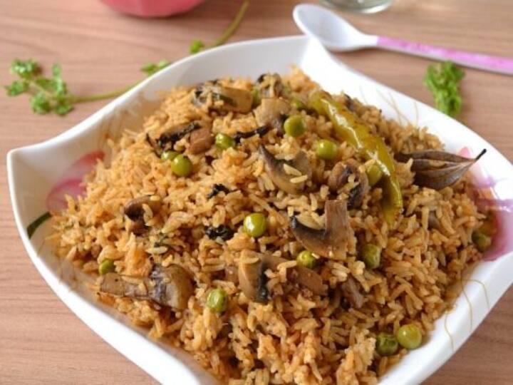 mushroom pulao recipe mushroom rice recipe mushroom benefits and nutrients காளான் ஒரு Superfood தெரியுமா? - மஷ்ரூம் புலாவ் ரெசிப்பியை நிறைய பேரு கூகுள் பண்றாங்க..!