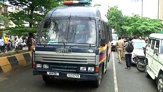 Anil Deshmukh : अनिल देशमुख यांच्या कोटोलमधील घरी झाडाझडतीनंतर EDचं पथक परतलं