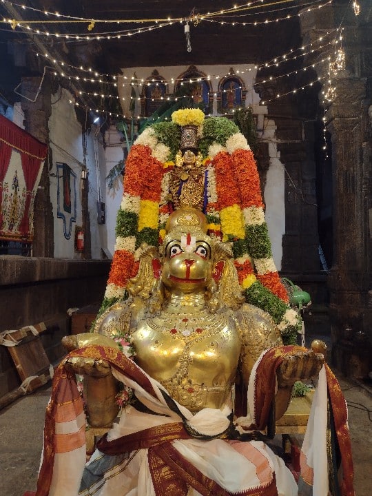 அனுமார் வாகனத்தில் கள்ளழகர் சிறப்பு புகைப்படம்.