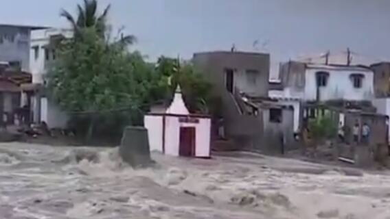 Jamnagar: લાલપુરમાં ભારે વરસાદને કારણે સ્થાનિક નદીઓમાં થઈ નવા નીરની આવક