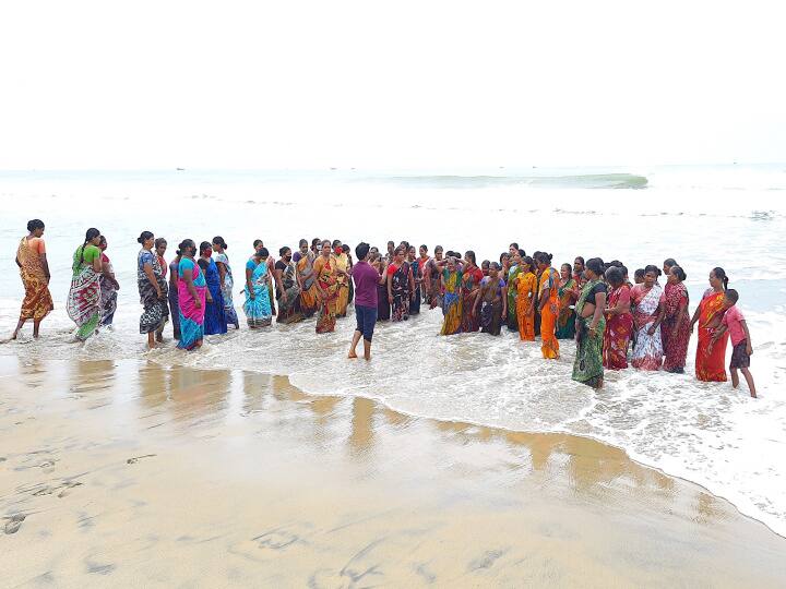 மயிலாடுதுறை: ’சுருக்கு மடி வலைக்கு அனுமதி வேண்டும்’ : 21 கிராம மீனவர்கள் தொடர் போராட்டம்..!