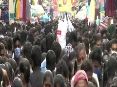 Social Distancing a Joke? | ஆடி தள்ளுபடியால் சென்னை தியாகராய நகரில் குவிந்த மக்கள்.. காற்றில் பறந்த கொரோனா விதிகள்!