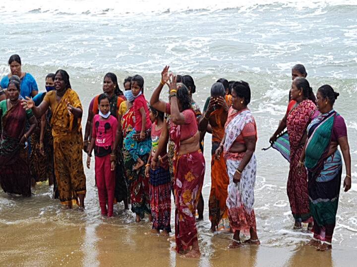 மயிலாடுதுறை: ’சுருக்கு மடி வலைக்கு அனுமதி வேண்டும்’ : 21 கிராம மீனவர்கள் தொடர் போராட்டம்..!