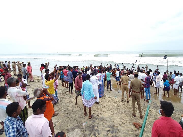 மயிலாடுதுறை: ’சுருக்கு மடி வலைக்கு அனுமதி வேண்டும்’ : 21 கிராம மீனவர்கள் தொடர் போராட்டம்..!