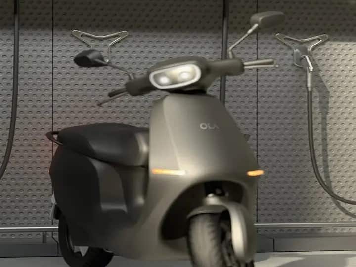 Ola electric scooter gets a record 1 lakh bookings in 24 hours ઓલા ઇલેક્ટ્રિક સ્કૂટરનું રેકોર્ડ બ્રેક બુકિંગ, 24 કલાકમાં 1 લાખ બુકિંગ, જાણો કયા મહિનામાં શરૂ થશે વેચાણ