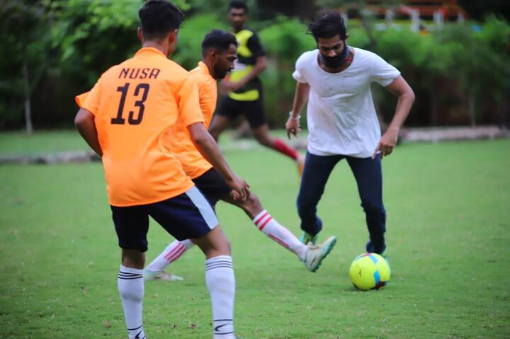 महाराष्ट्र नवनिर्माण सेनेचा एकेकाळचा नाशिक हा गड होता मात्र एकेक करत गडाचे बुरुज ढासळत गेले. सरदार इतर पक्षांना जाऊन मिळाले आणि मनसेच्या पतनाला सुरवात झाली. त्यामुळे हा गड पुन्हा काबीज करण्यासाठी राज आणि अमित ठाकरे हे पिता पुत्र मैदानात उतरले आहेत.