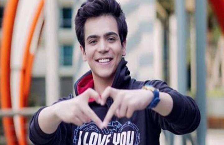 राज अनादकट- तारक मेहता का उल्टा चश्मा में टप्पू का किरदार निभाने वाले राज अनादकट ने टेलीविजन पर अपना डेब्यू साल 2016 में एक रिश्ता साझेदारी का से किया था. बाद में वो भव्या गांधी की जगह बड़े टपू के रूप में इस शो का हिस्सा बने.