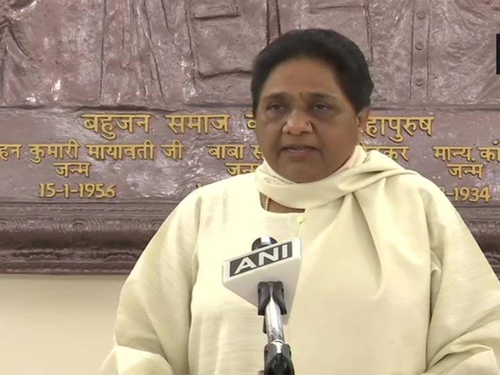 Mayawati expressed concern over the deaths due to dengue and viral fever in Uttar Pradesh Dengue in UP: डेंगू और वायरल बुखार से हुई मौतों पर मायावती ने जताई चिंता, बोंलीं- ध्यान दे योगी सरकार