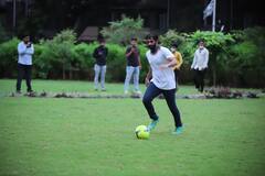 PHOTO: अमित ठाकरेंनी गाजवलं फुटबॉलचं मैदान! नाशिकमध्ये फ्रेंडली सामन्यात एकापाठोपाठ एक गोलचा धडाका