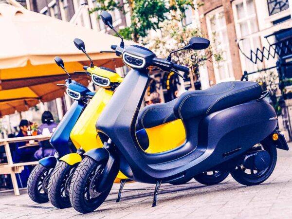 highly priced petrol may helped Ola electric scooter to receive 1,00,000 bookings in just 24 hours in India ਮਹਿੰਗੇ ਪੈਟਰੋਲ ਦਾ ਅਸਰ! 24 ਘੰਟਿਆਂ ’ਚ ਹੀ ਓਲਾ ਦੇ ਹੋ ਗਏ 1 ਲੱਖ ਇਲੈਕਟ੍ਰਿਕ ਸਕੂਟਰ ਬੁੱਕ