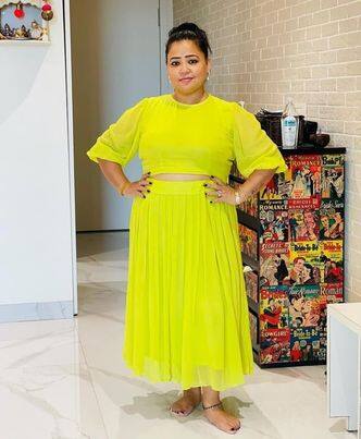 फिर कुछ वक्त बाद भारती को एंडमोल से एक फोन आया. और उन्होंने बताया कि, उनका नाम द ग्रेट इंडियन लाफ्टर चैलेंज के लिए चुना गया है. इस शो से भारती को एक पहचान मिली. और अपनी कॉमेडी से उन्होंने लाखों लोगों के दिलों में जगह बना ली.