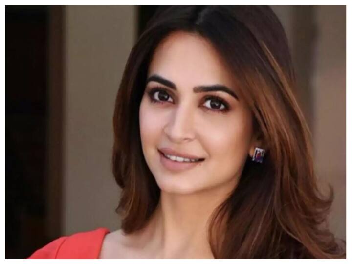 When Kriti Kharbanda taught a lesson to the boy who took photos without permission later he married a friend जब बिना इजाजत फोटो लेने वाले लड़के को सिखाया था Kriti Kharbanda ने सबक, जानिए किस्सा